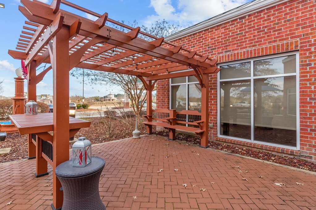 Hilton Garden Inn Starkville Image