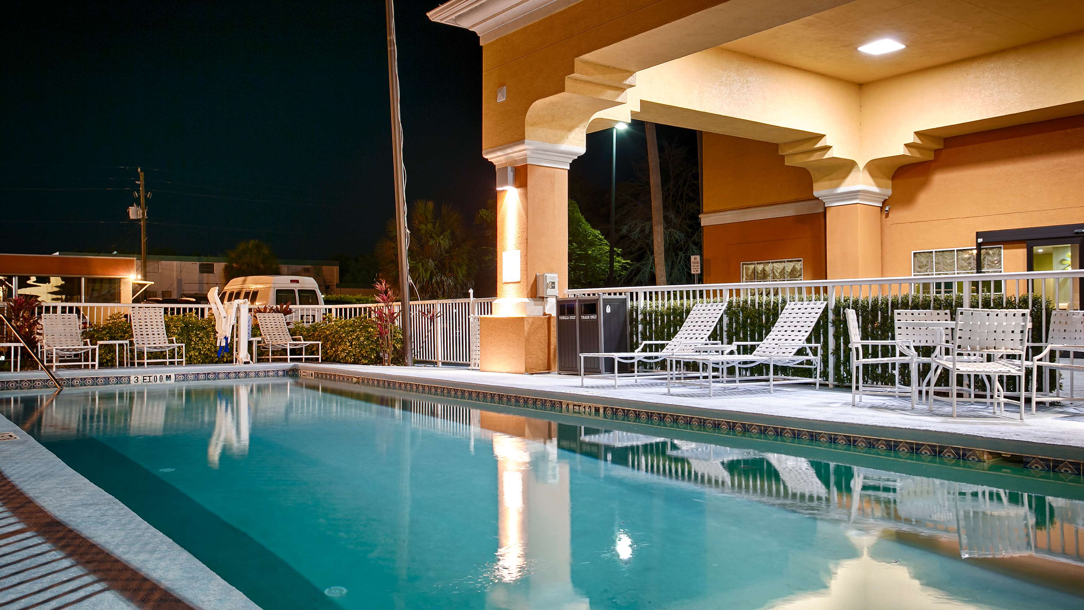 Hotels Near Orlando Sanford Airport With Shuttle