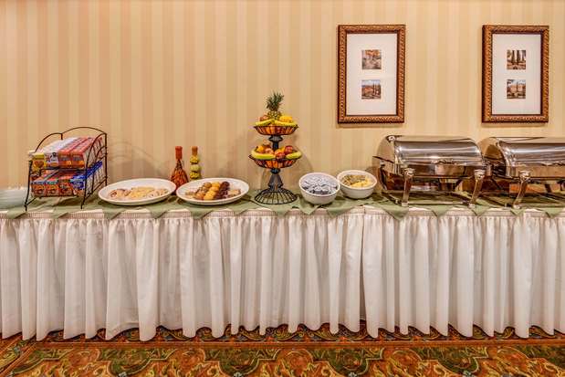 Images Hilton Garden Inn Lakewood