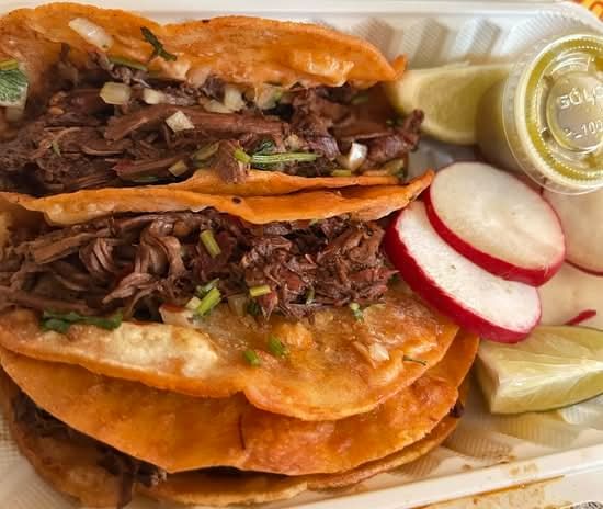 3 TACOS DE BIRRIA