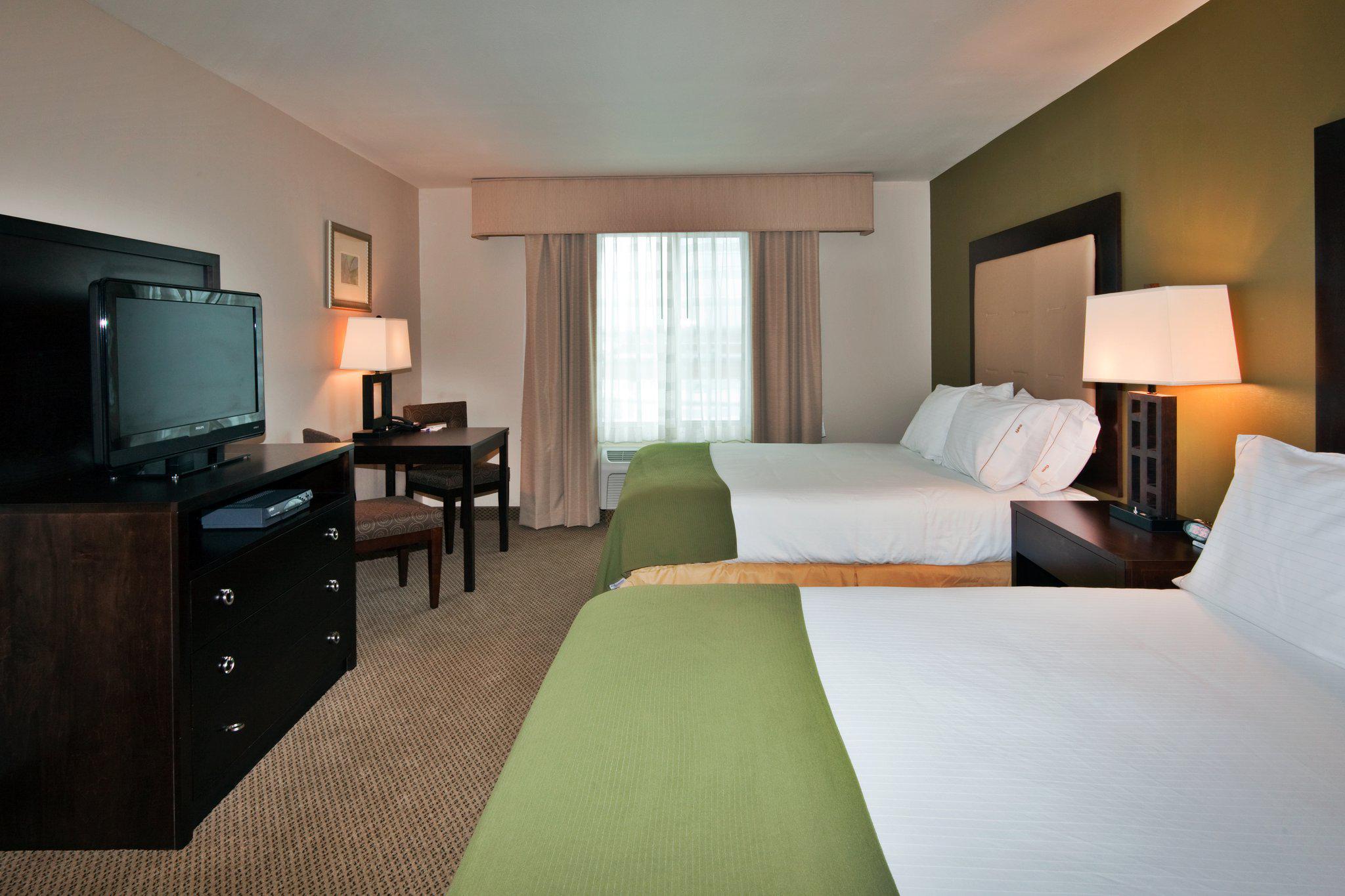 Holiday Inn Express & Suites Dewitt (Syracuse) Photo