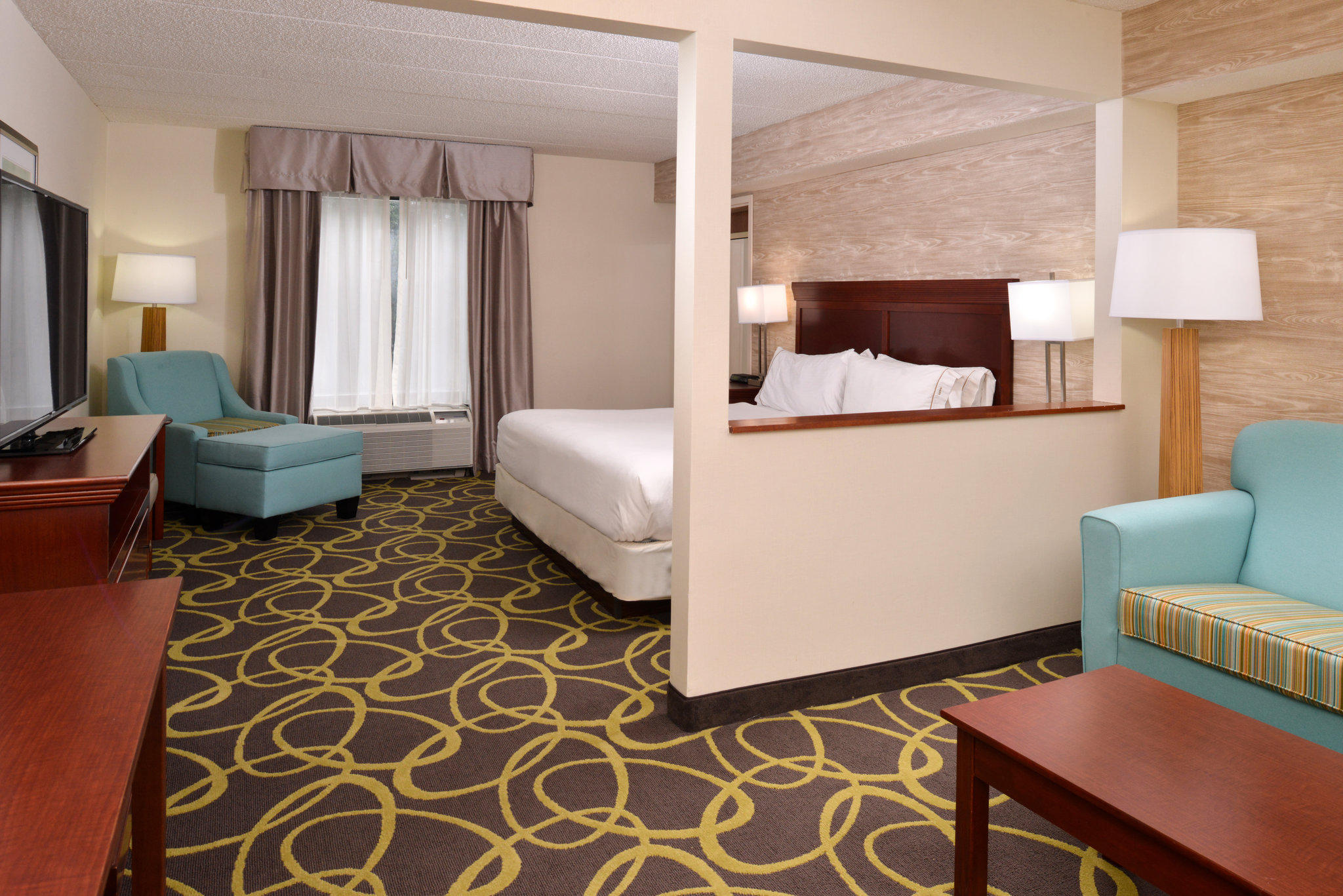 Holiday Inn Express & Suites Dayton-Huber Heights Photo