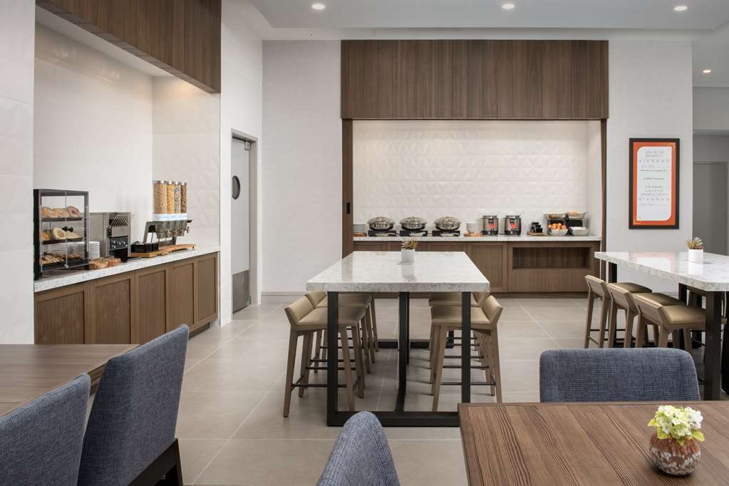 Hilton Garden Inn Pensacola Downtown Image