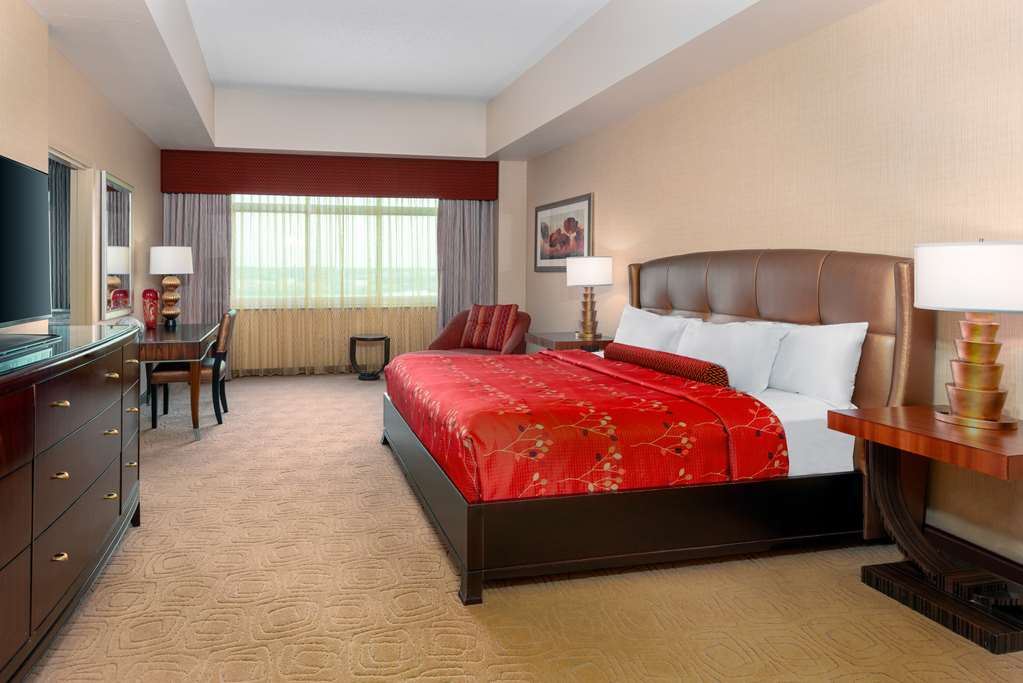 Embassy Suites by Hilton Omaha La Vista Hotel & Conference Center Image