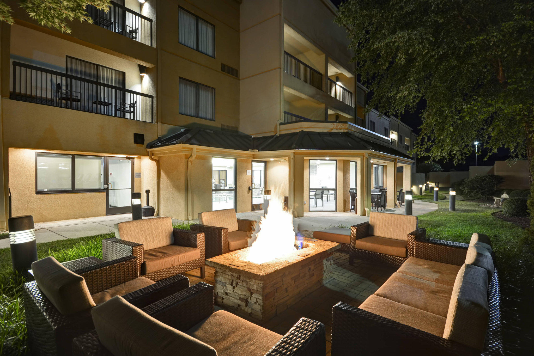 Courtyard by Marriott Dalton Photo