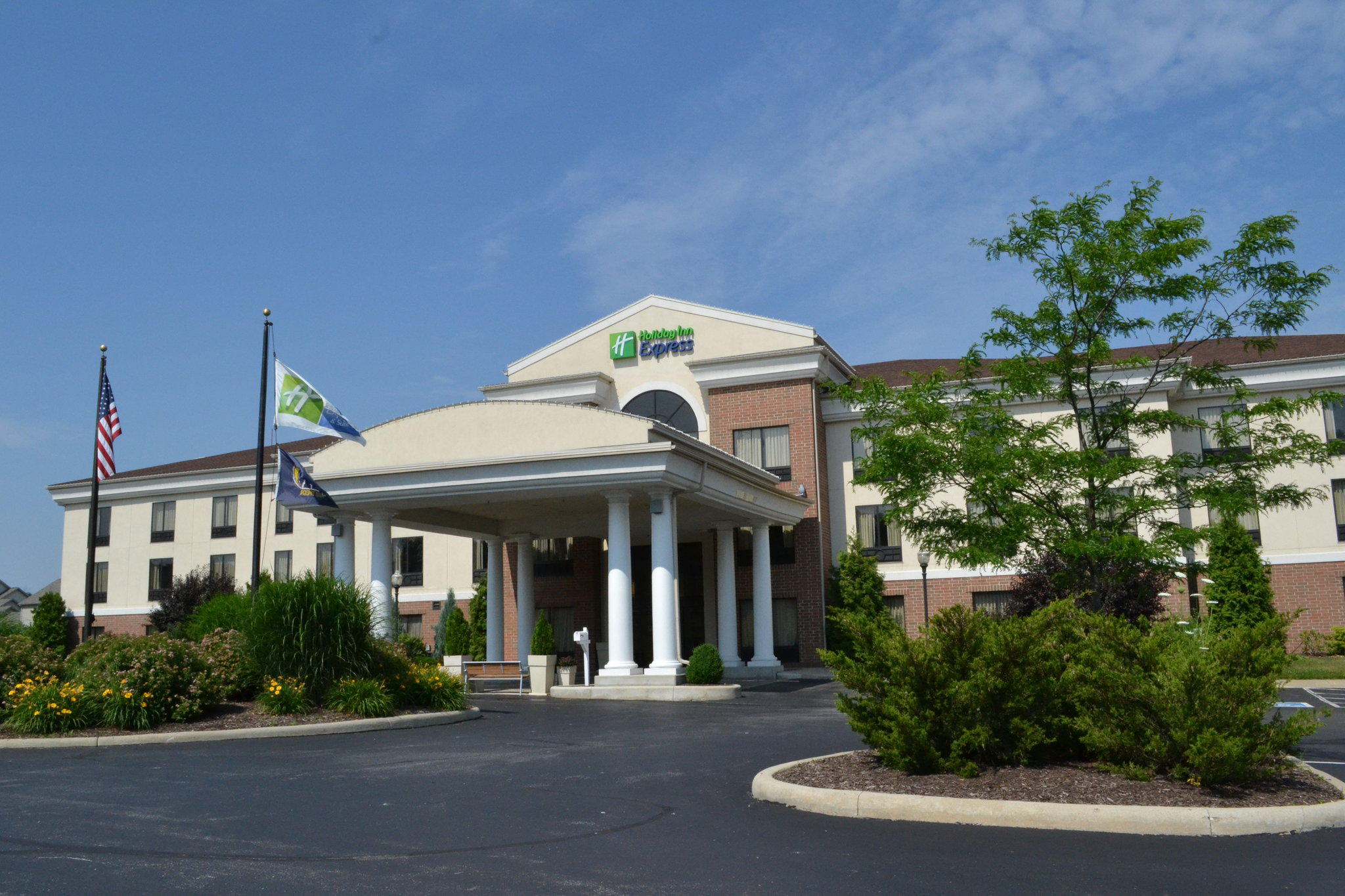 Holiday Inn Express & Suites Kent State University Photo