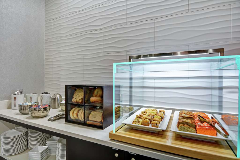 Embassy Suites by Hilton Plainfield Indianapolis Airport Image