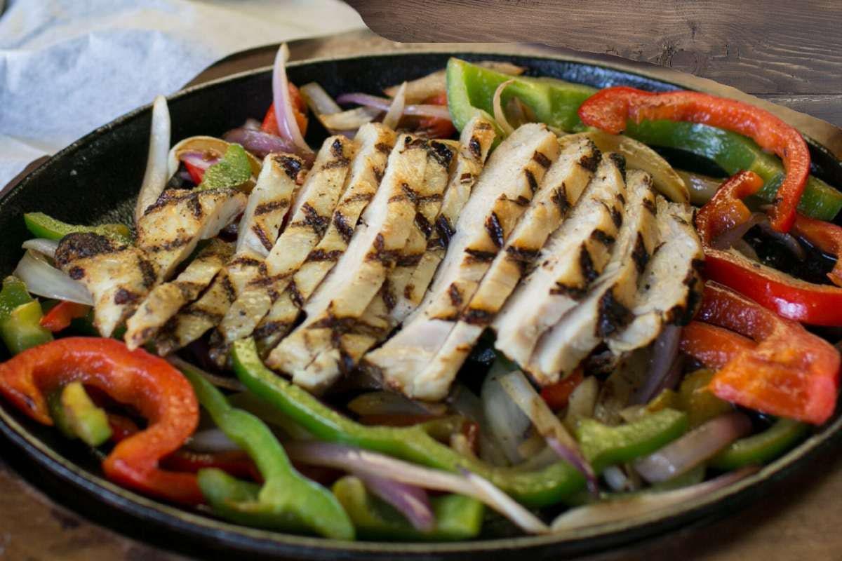 GRILLED MARINATED CHICKEN BREAST FAJITA