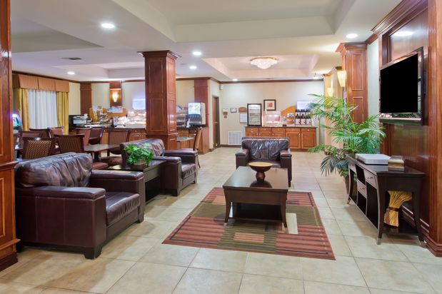 Images Holiday Inn Express & Suites Duncanville