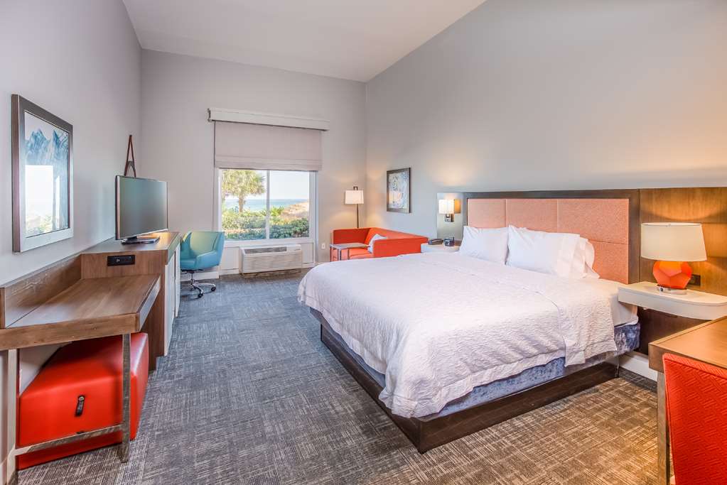 Hampton Inn Pensacola Beach Image