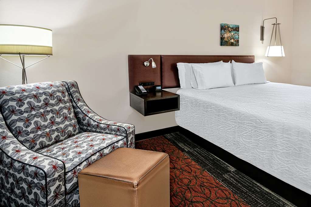 Hilton Garden Inn San Marcos Image