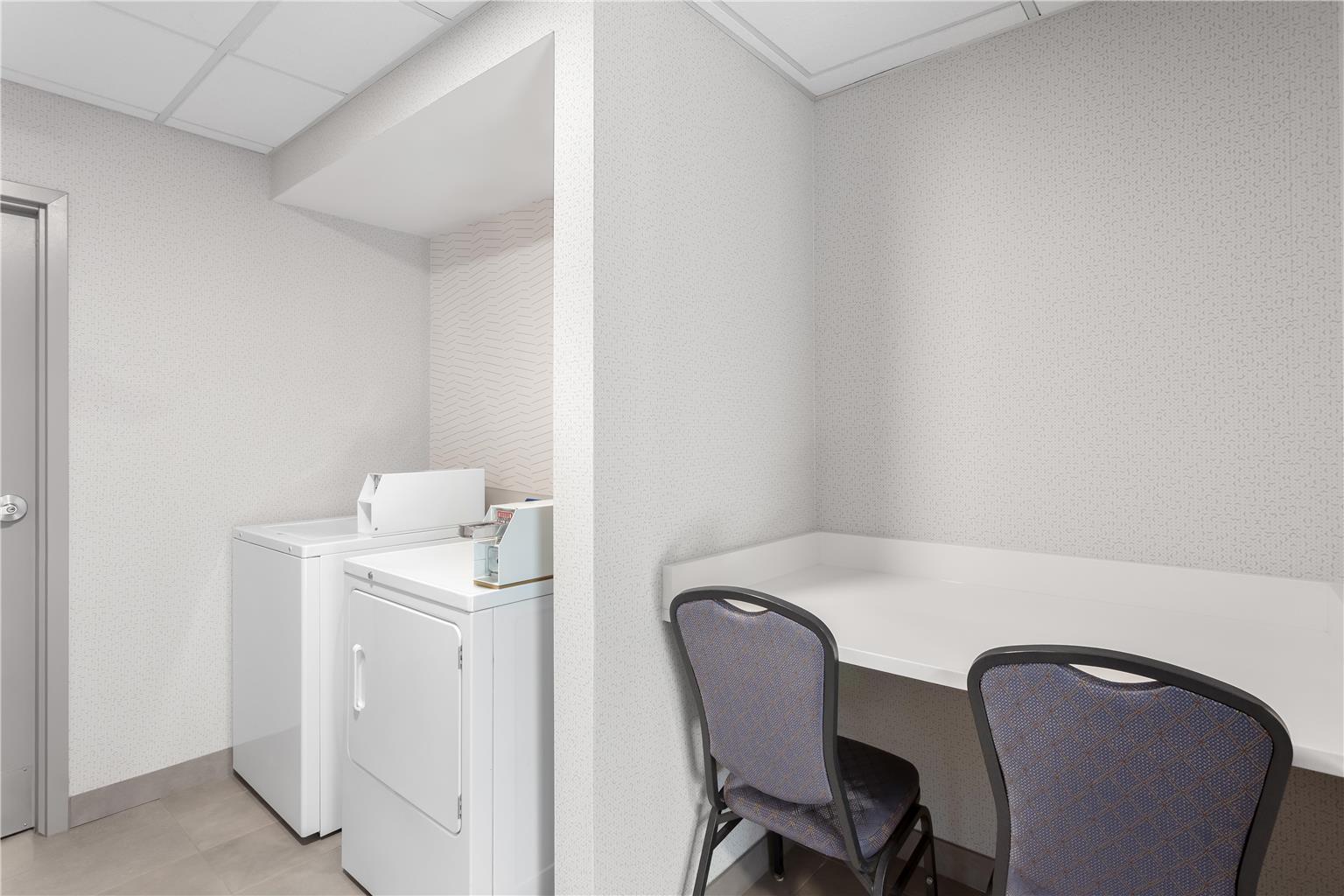 Hampton Inn & Suites Chicago Deer Park Image