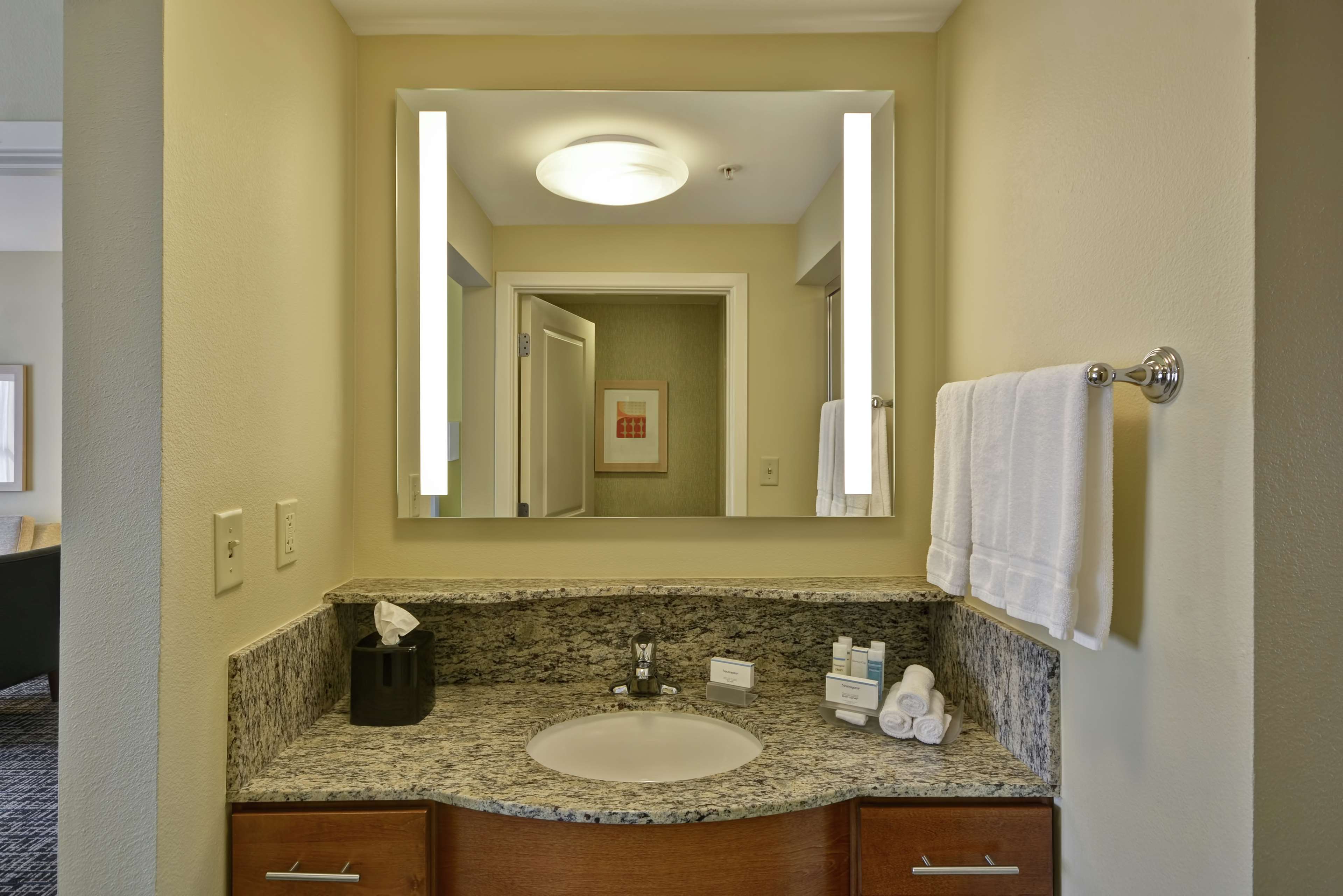 Homewood Suites by Hilton Dallas-Frisco Photo