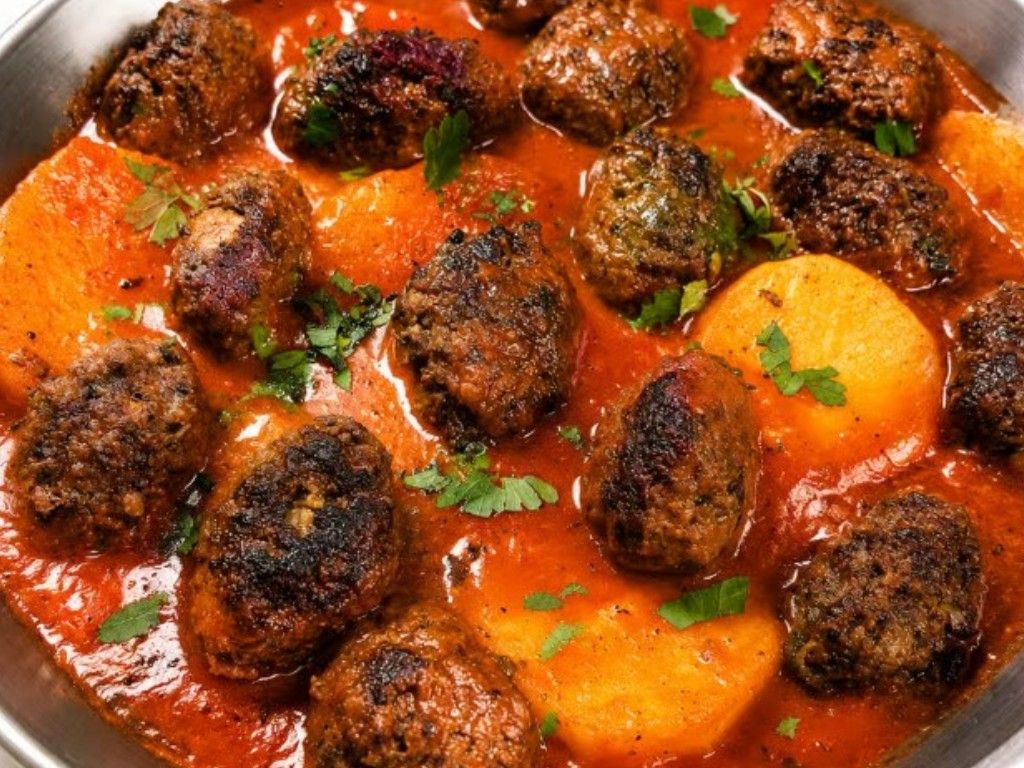 Kafta in Tomato Sauce