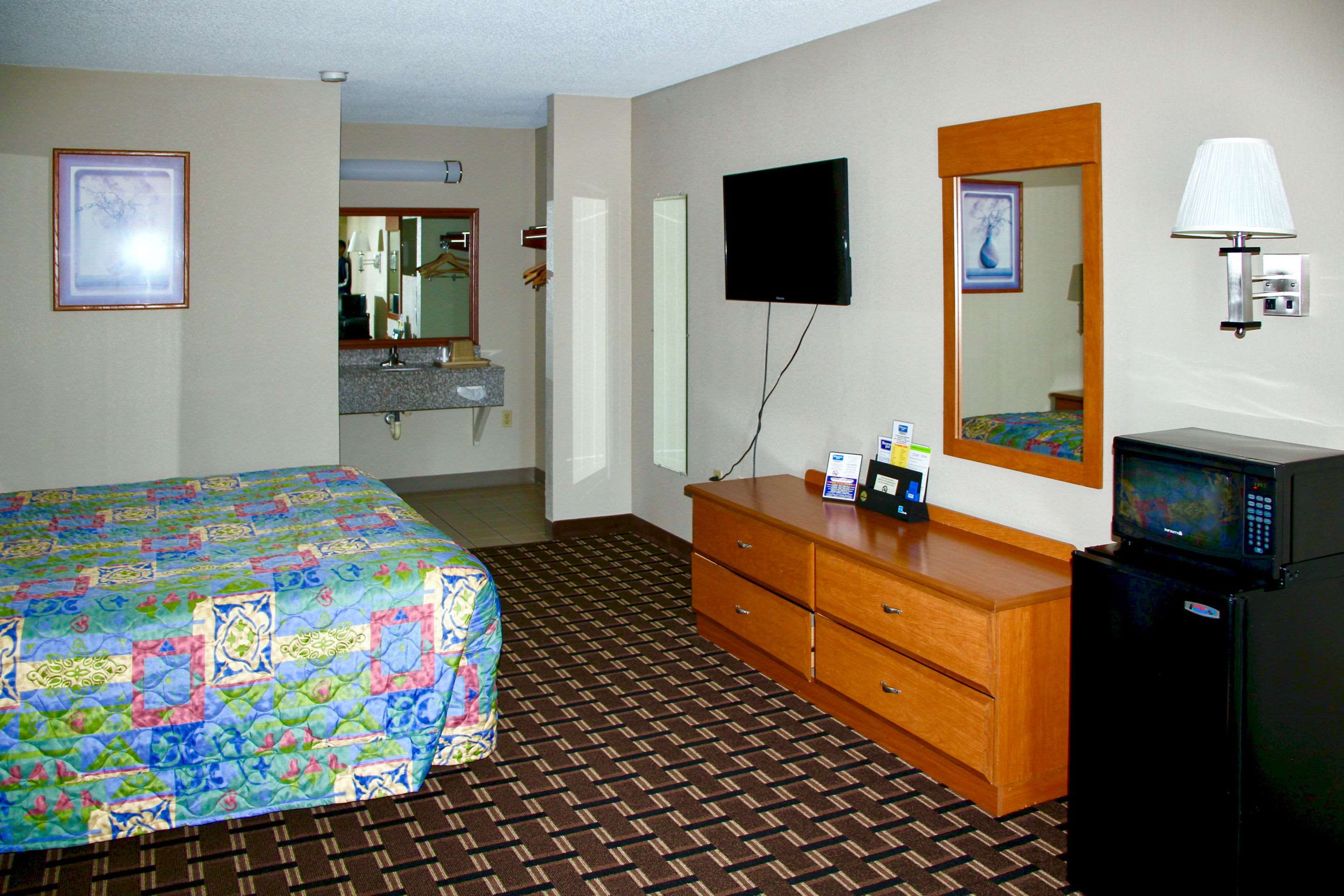 Rodeway Inn University Area Photo