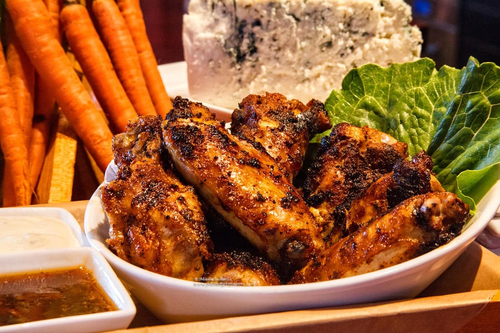 Stone's Hot or Aloha Wings