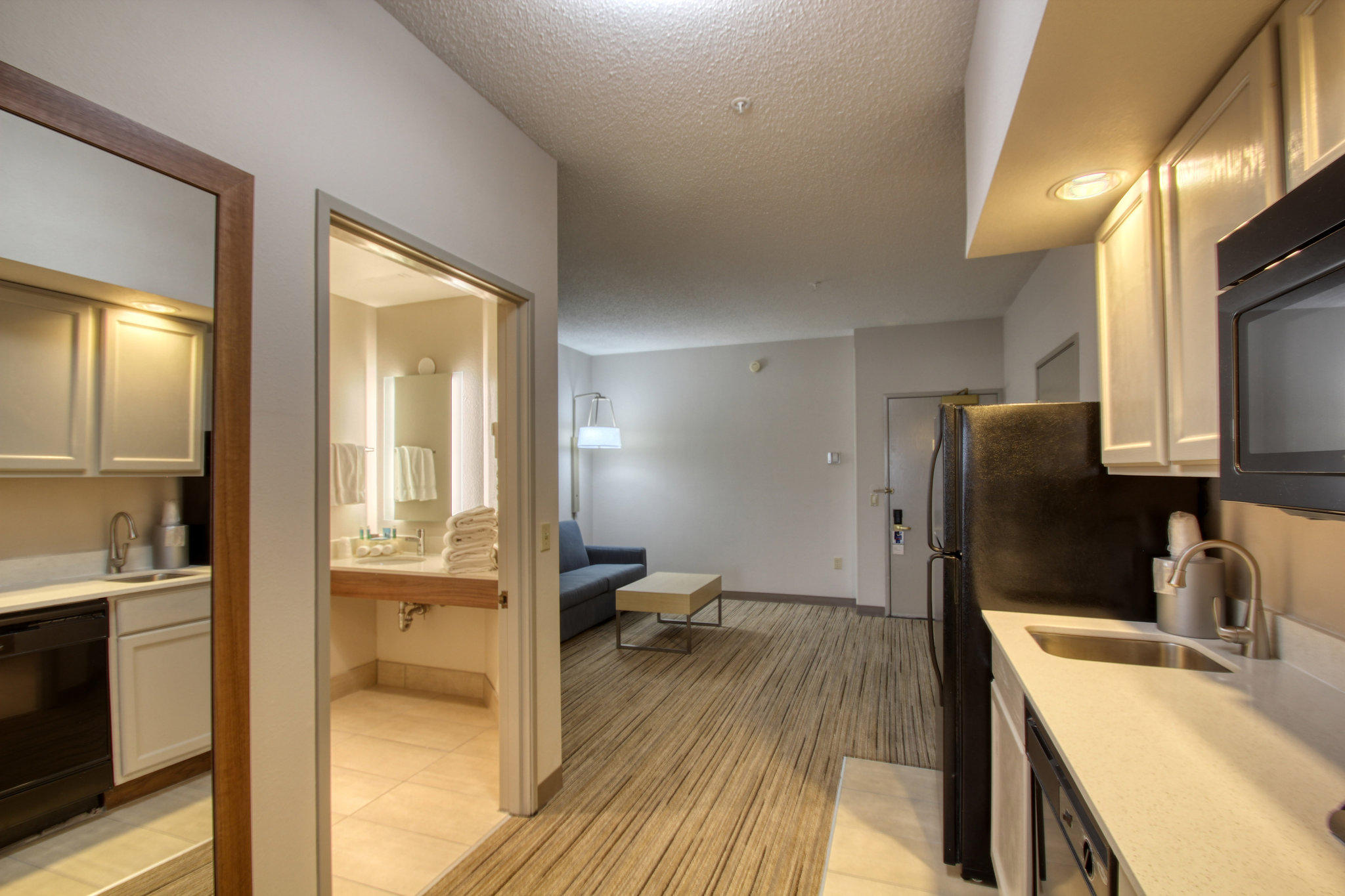 Holiday Inn Express & Suites Oshkosh-Sr 41 Photo