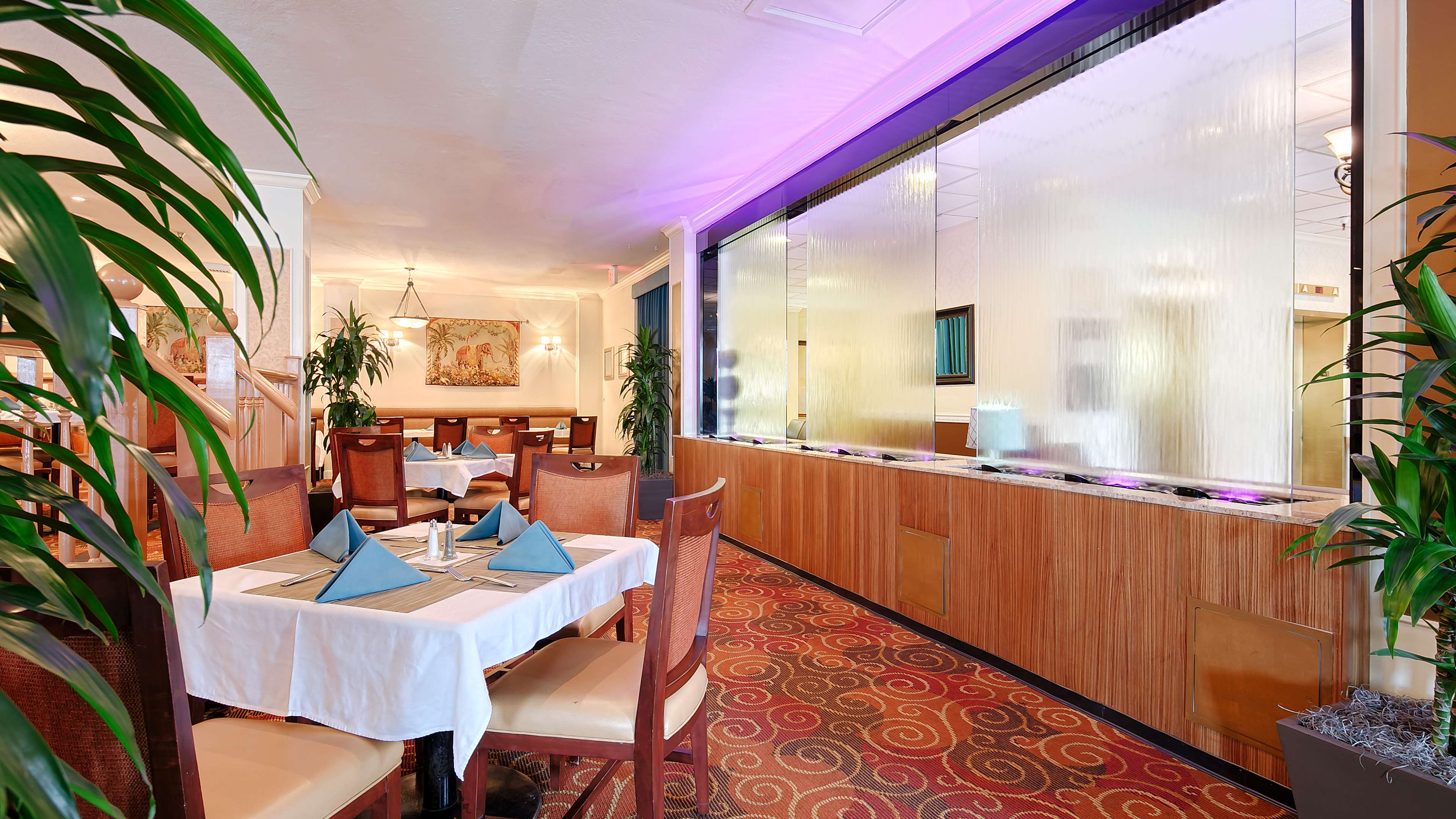 Best Western Plus Grosvenor Airport Hotel Photo