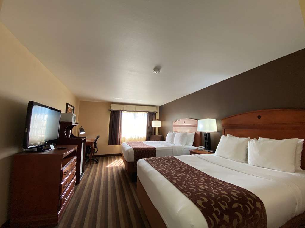 Best Western Manhattan Inn Image