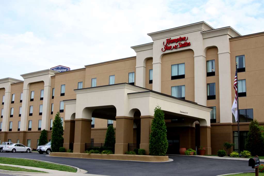 Hampton Inn & Suites Paducah Image