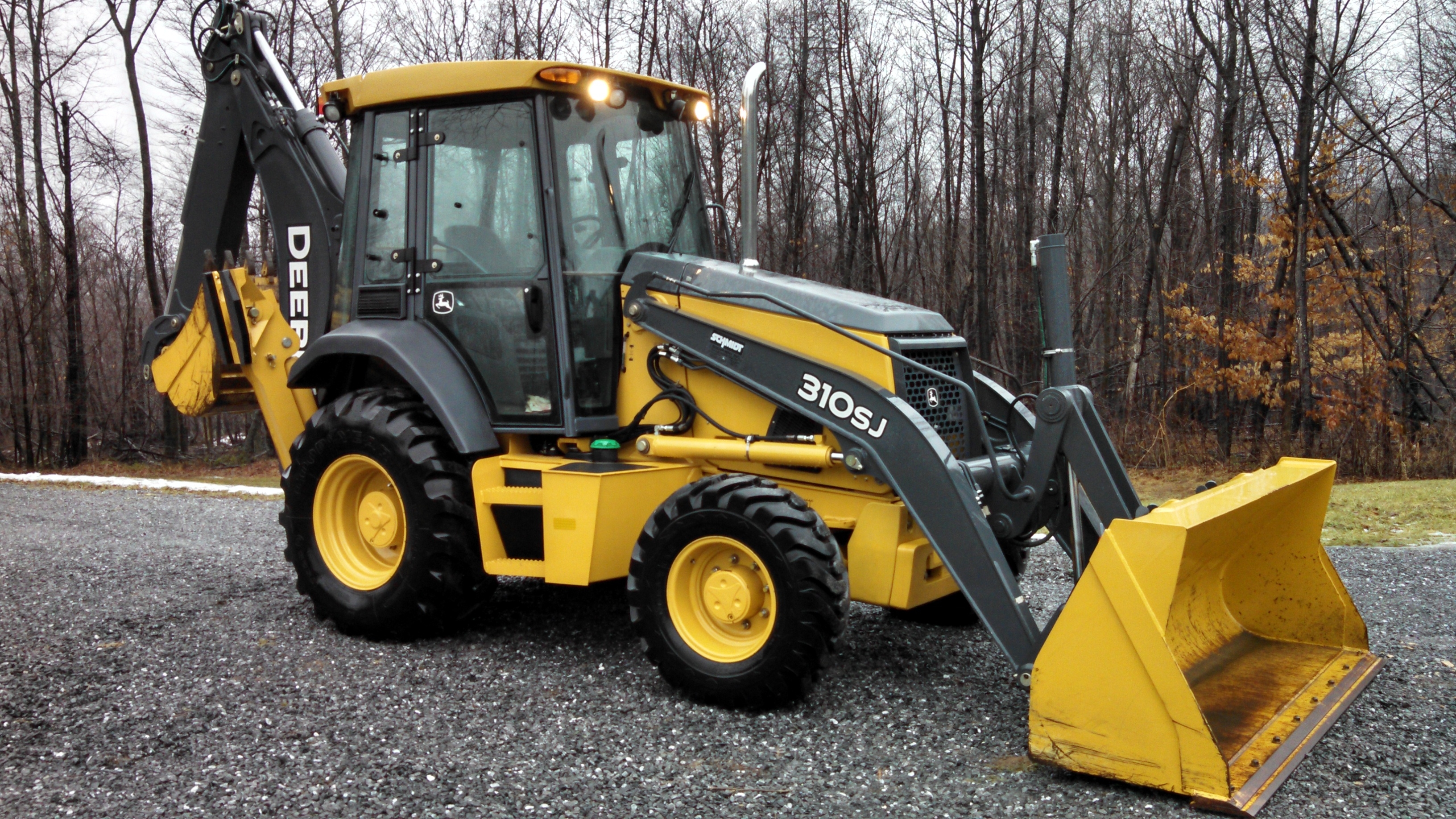 Let George Do IT Logo