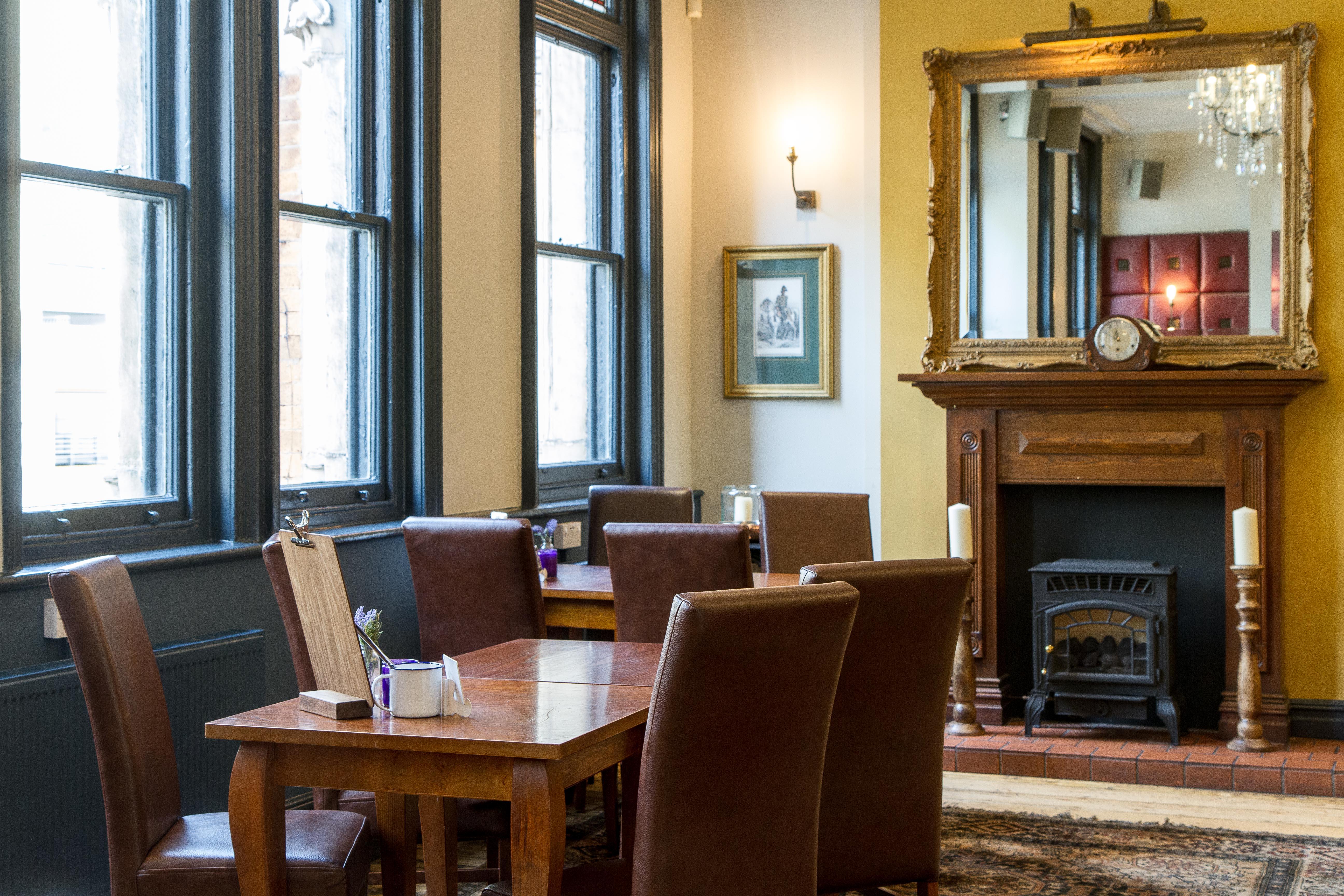Images The English Lounge