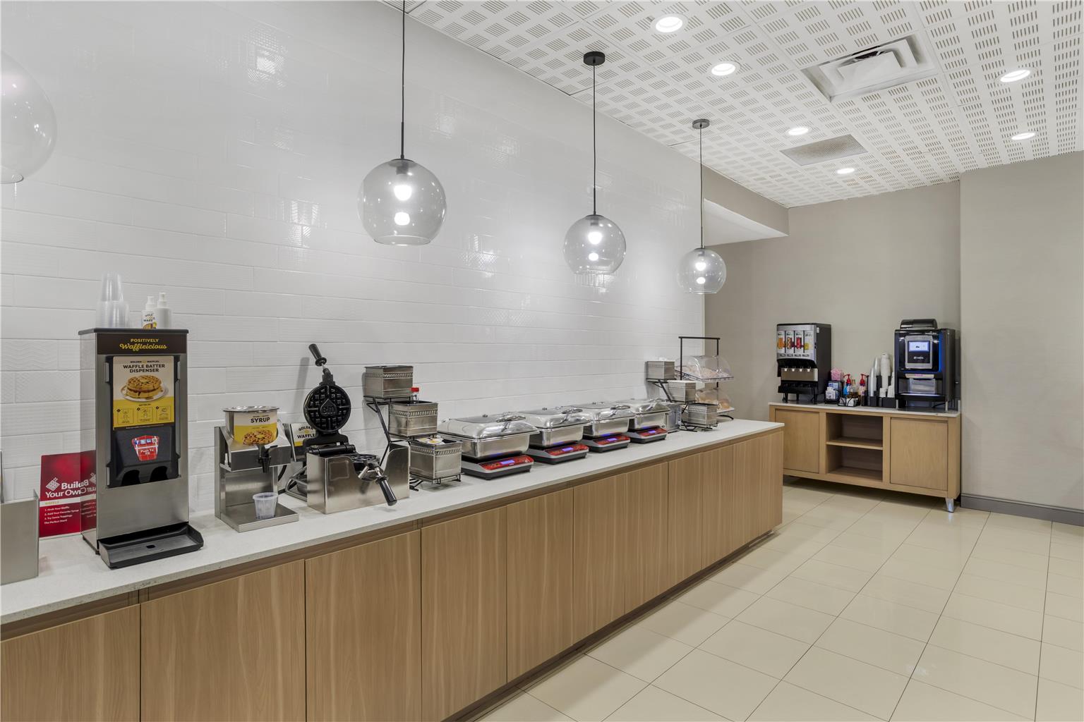 Best Western Plus Rose City Conference Center Inn Image