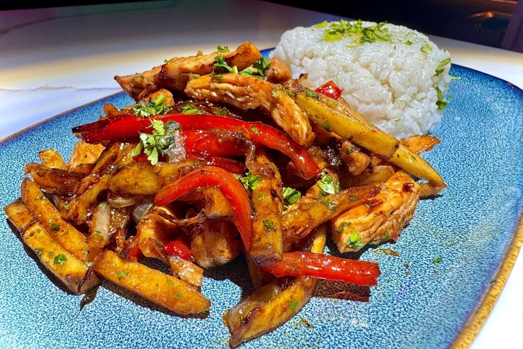 Pollo Saltado
