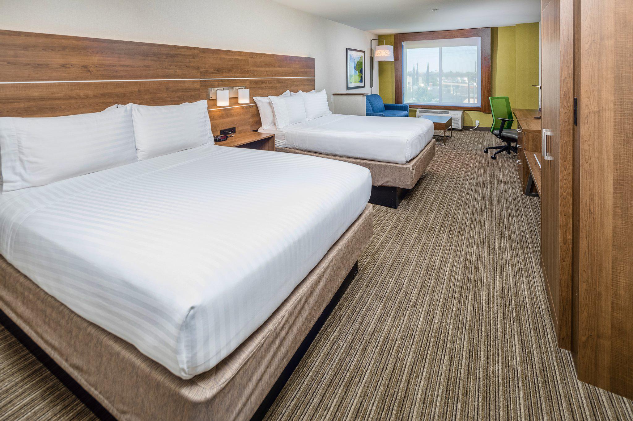 Holiday Inn Express & Suites Modesto-Salida Photo