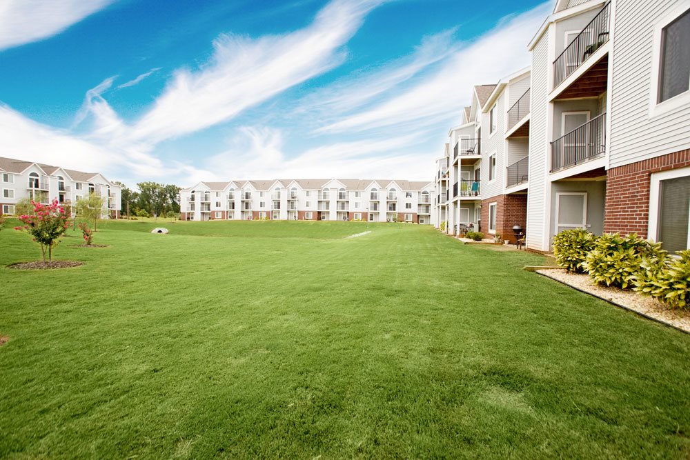 Limestone Creek Apartment Homes Outside