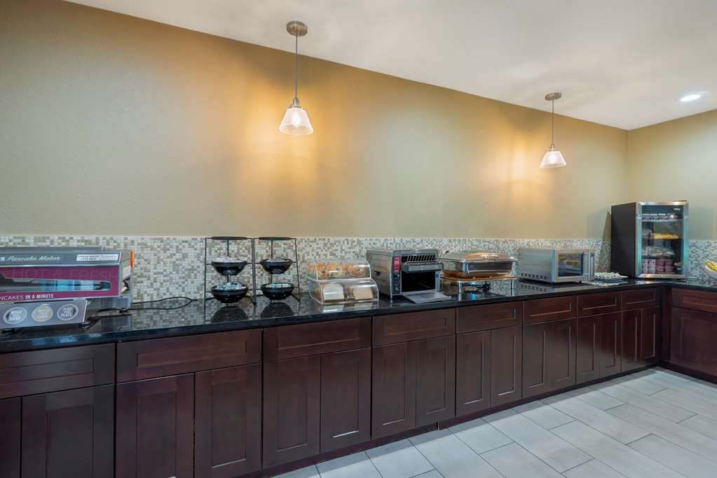 Best Western Plus Plaza by the Green Image