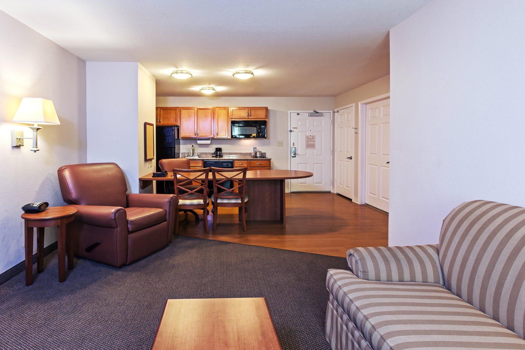 Candlewood Suites Pearland Photo