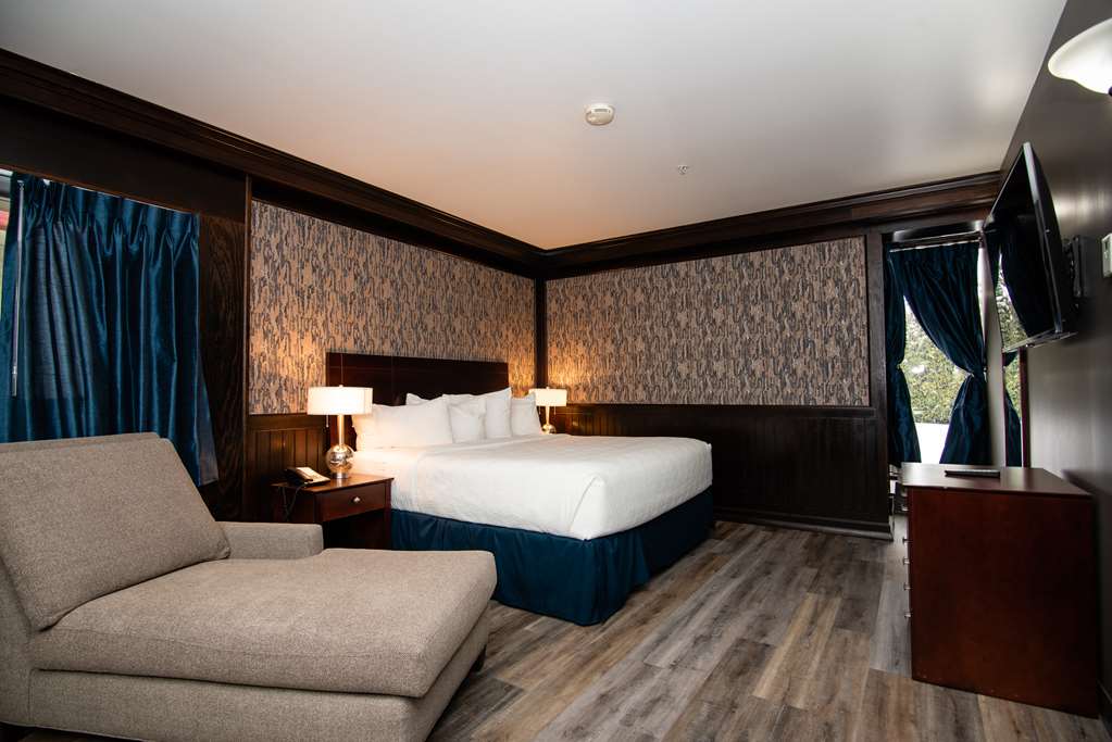 Best Western Plus Plattsburgh Image