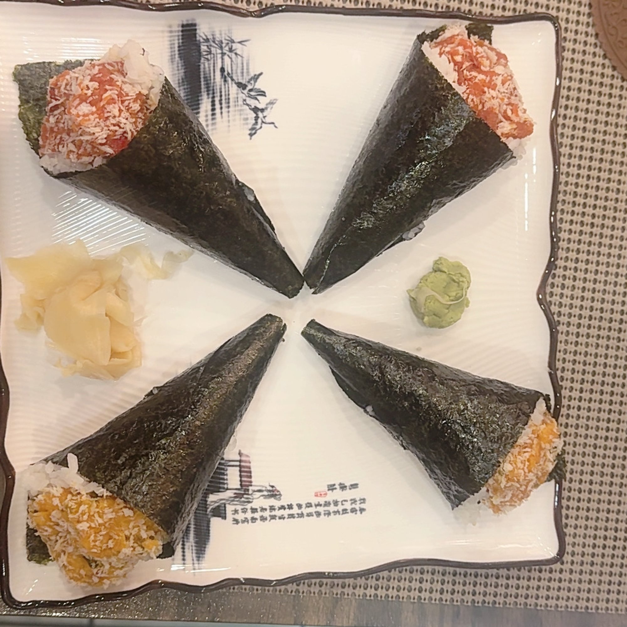 Spicy Salmon Hand Roll