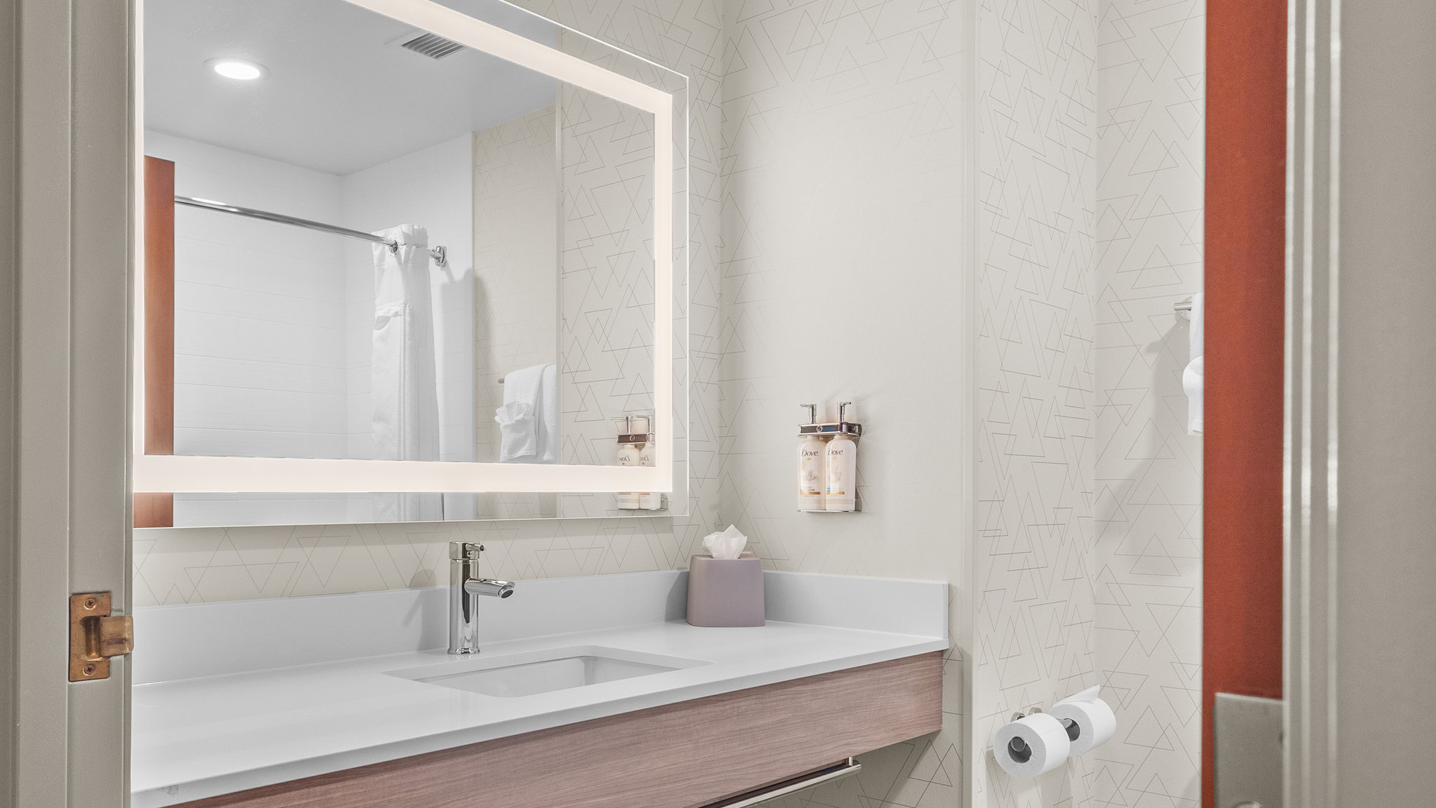 Holiday Inn Express & Suites Manchester-Airport by IHG Image