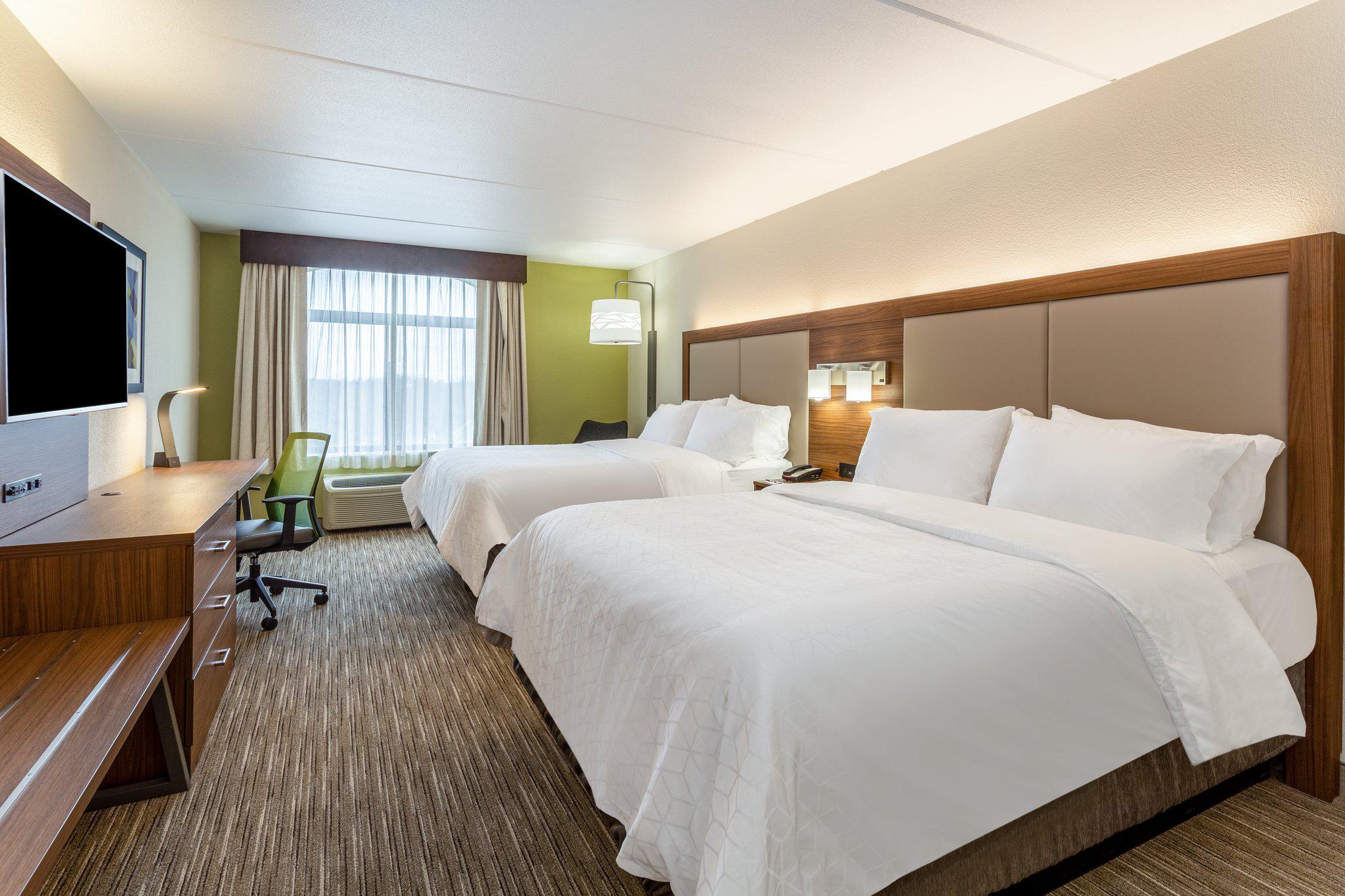 Holiday Inn Express & Suites Cedar Falls - Waterloo Photo