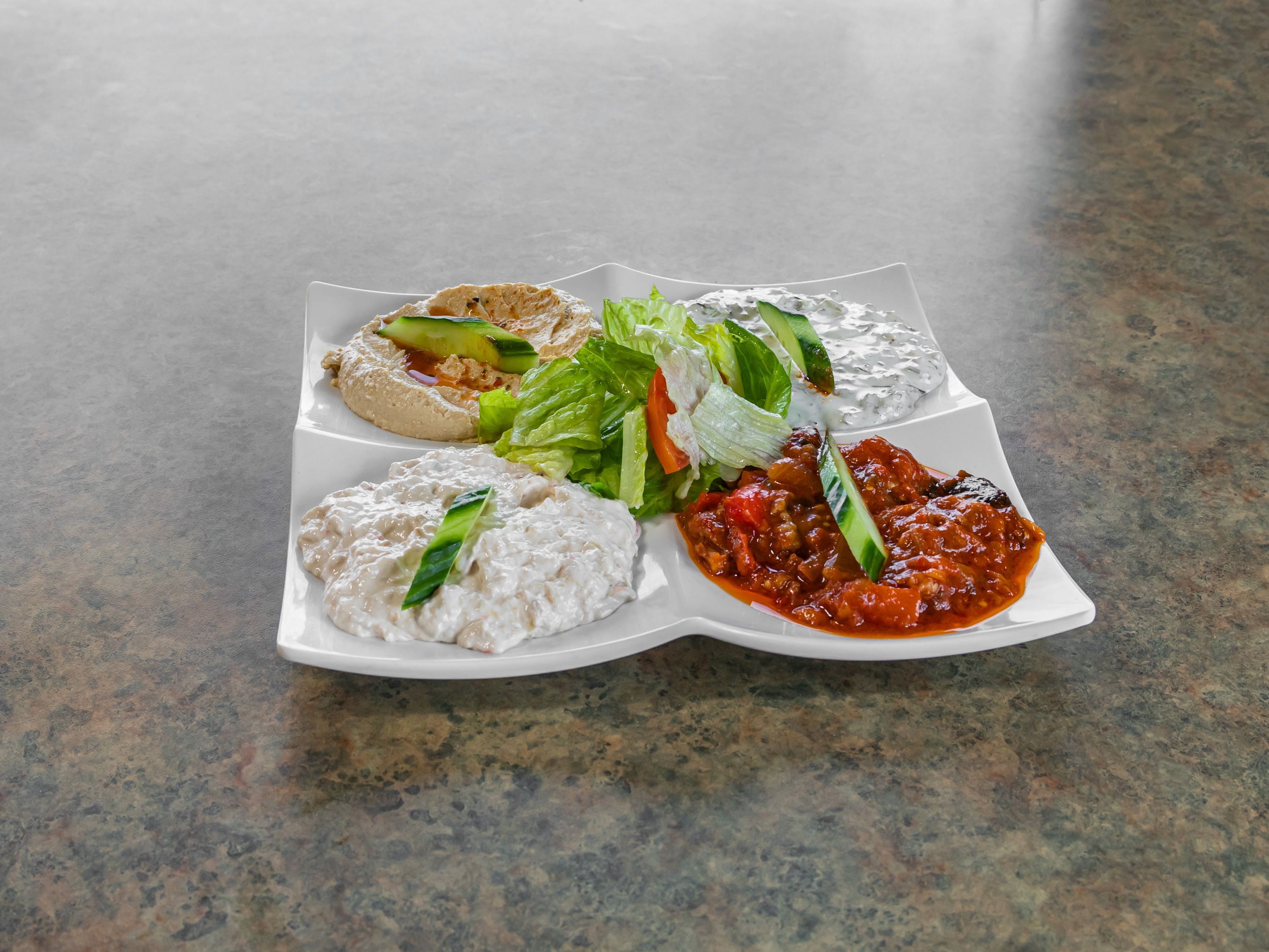Meze Combination Platter For 4 People