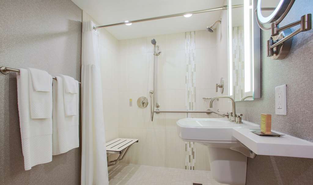 DoubleTree by Hilton Hotel Chicago - Alsip Image