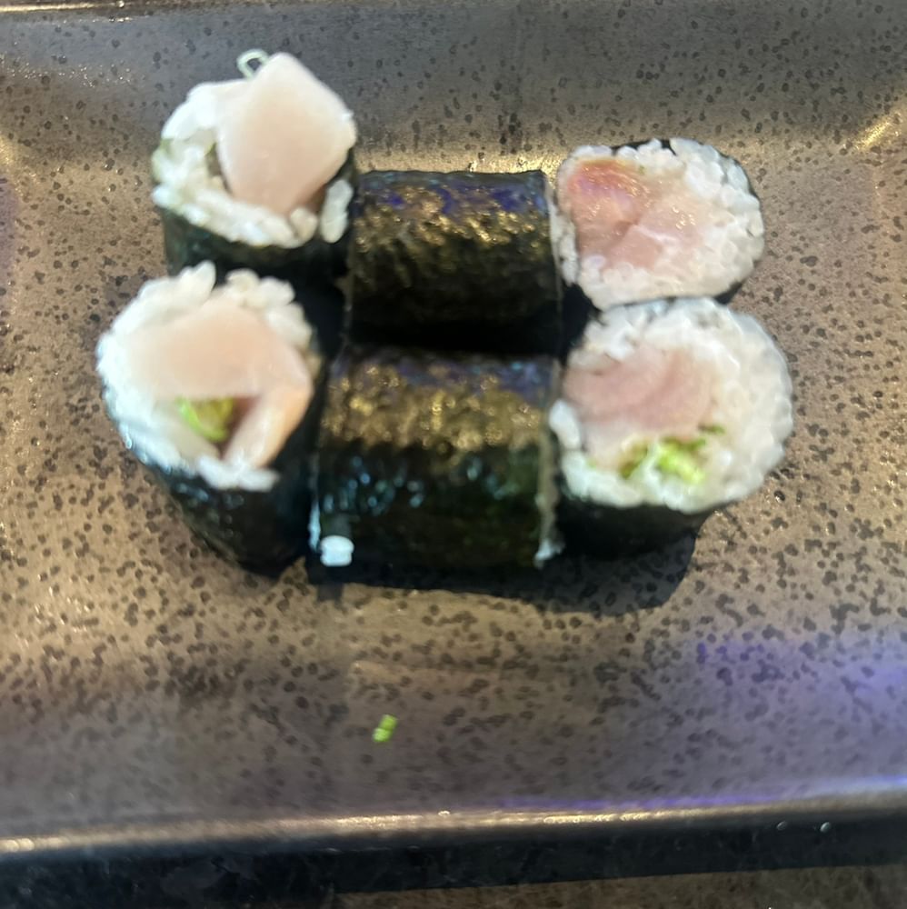 Yellowtail Roll