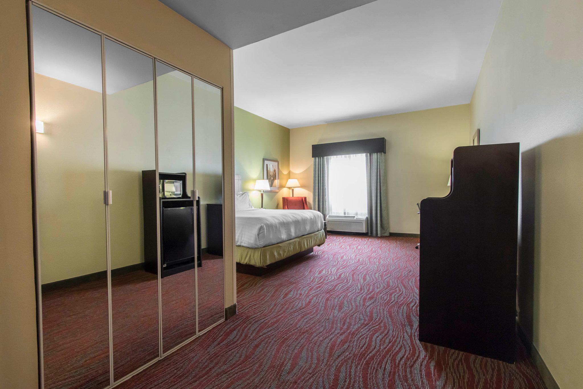 Holiday Inn Express & Suites Cullman Photo