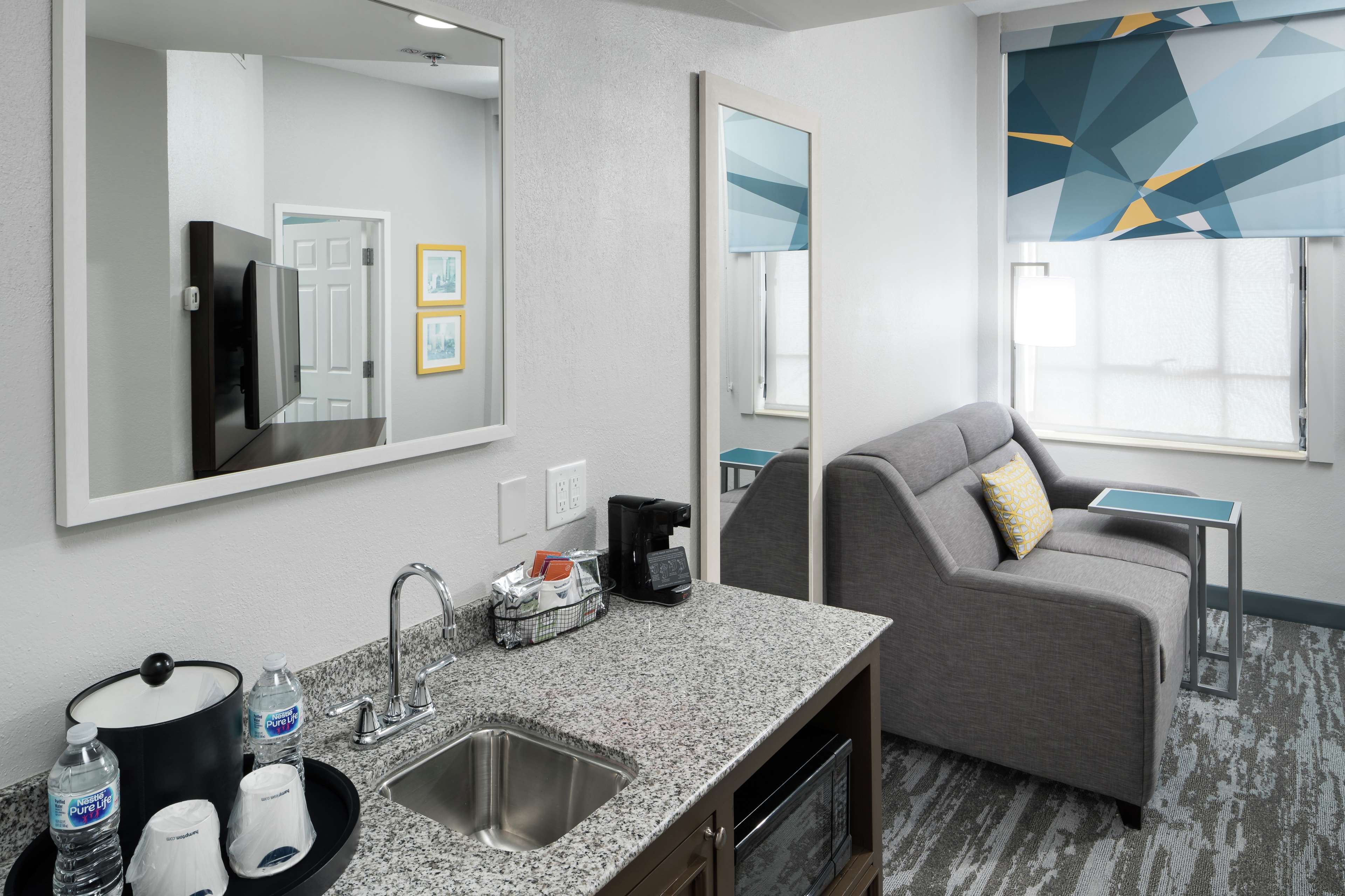 Hampton Inn & Suites Atlanta-Downtown Photo