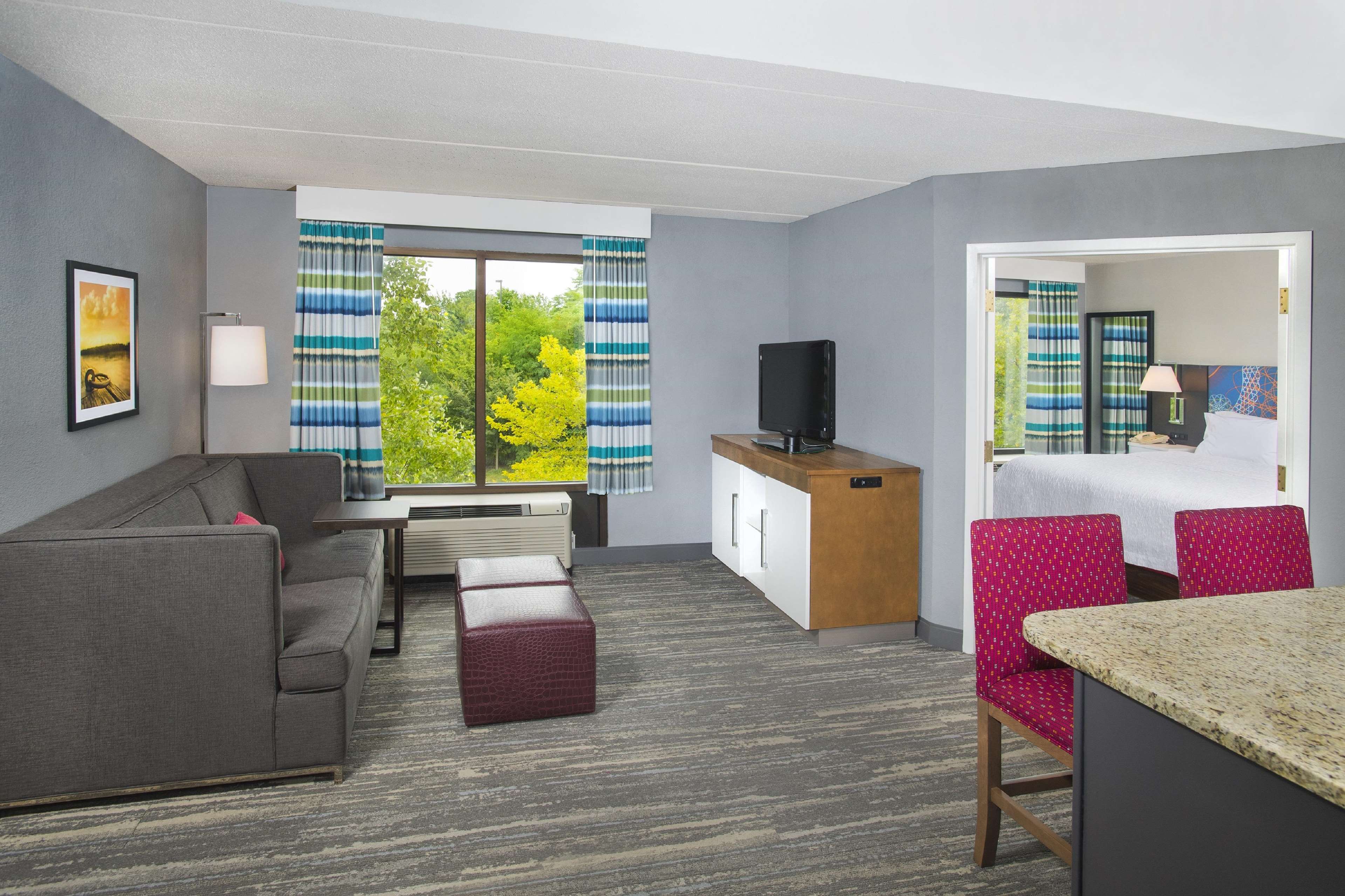 Hampton Inn & Suites Annapolis Photo