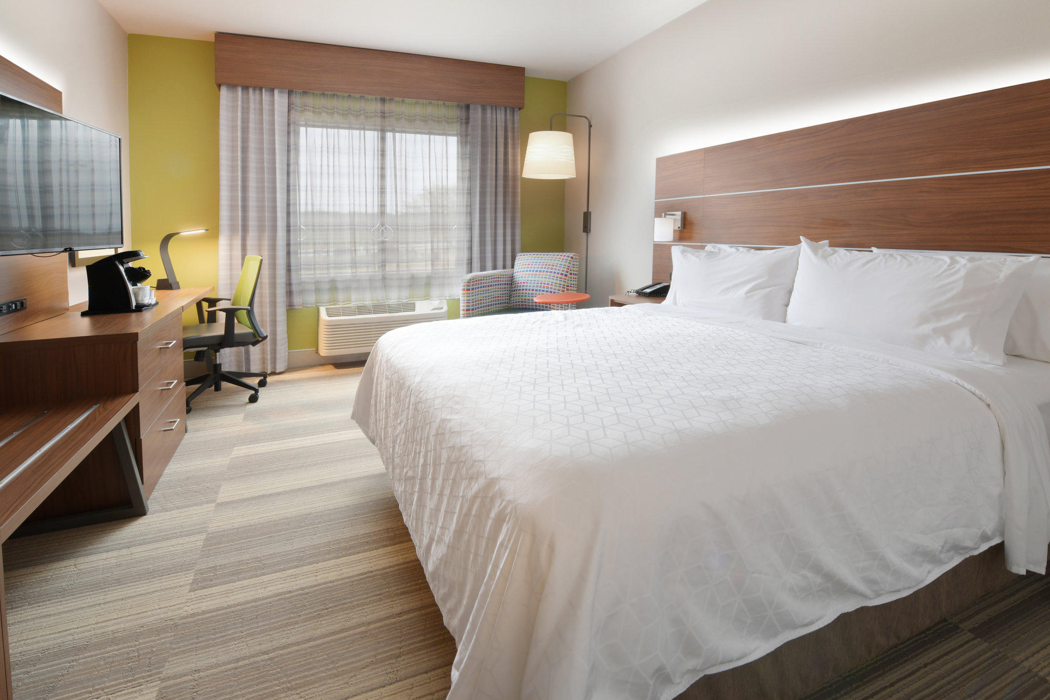 Holiday Inn Express & Suites Camden Photo