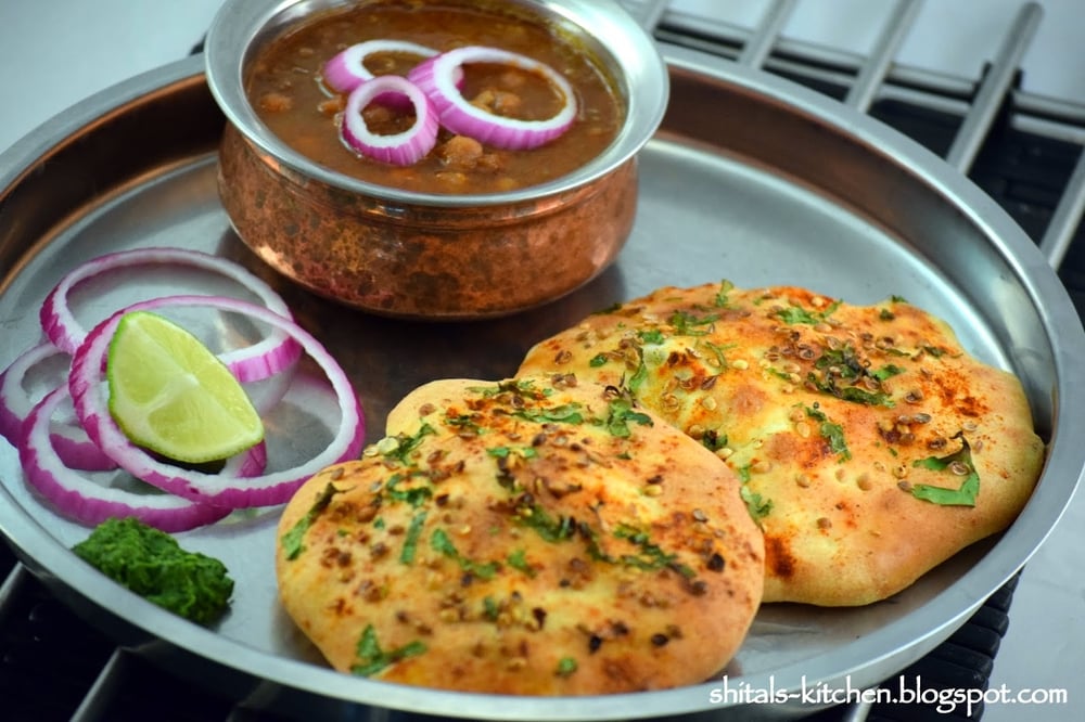 ONION KULCHA WITH CHOLE