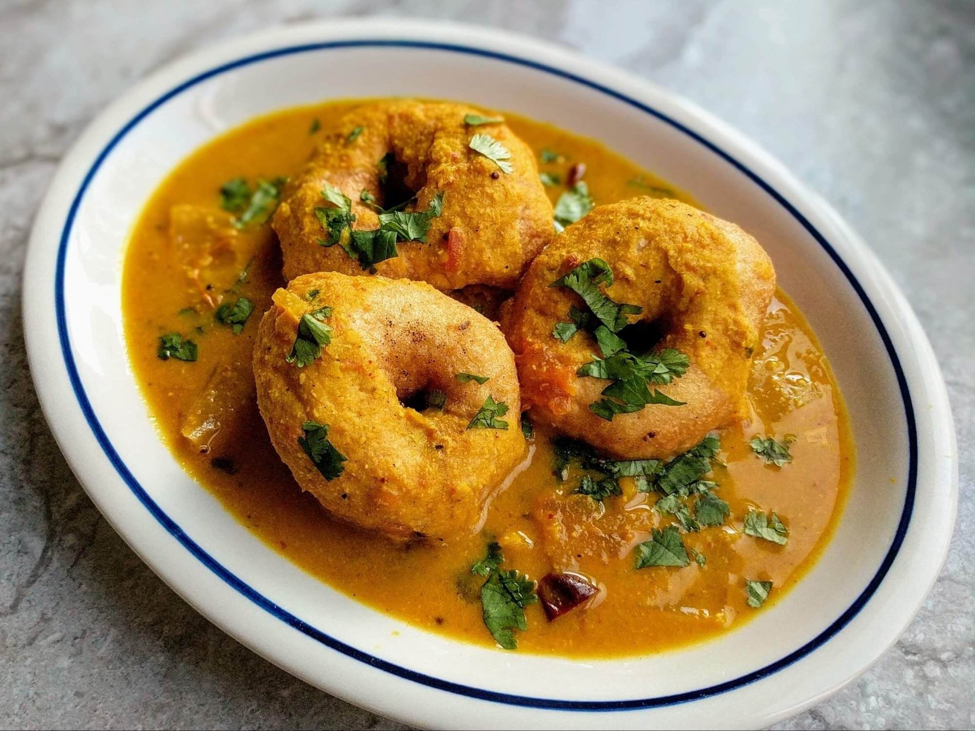 SMV - 08C. Sambar Vada 2 PCS - சாம்பார் வடை