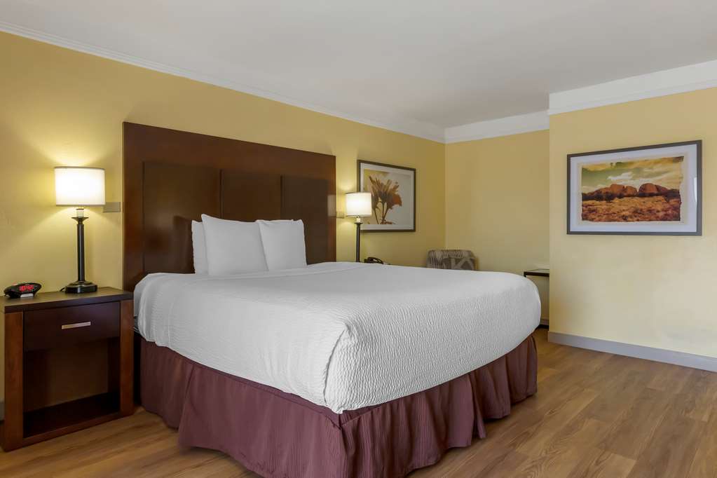 Best Western Phoenix Goodyear Inn Image