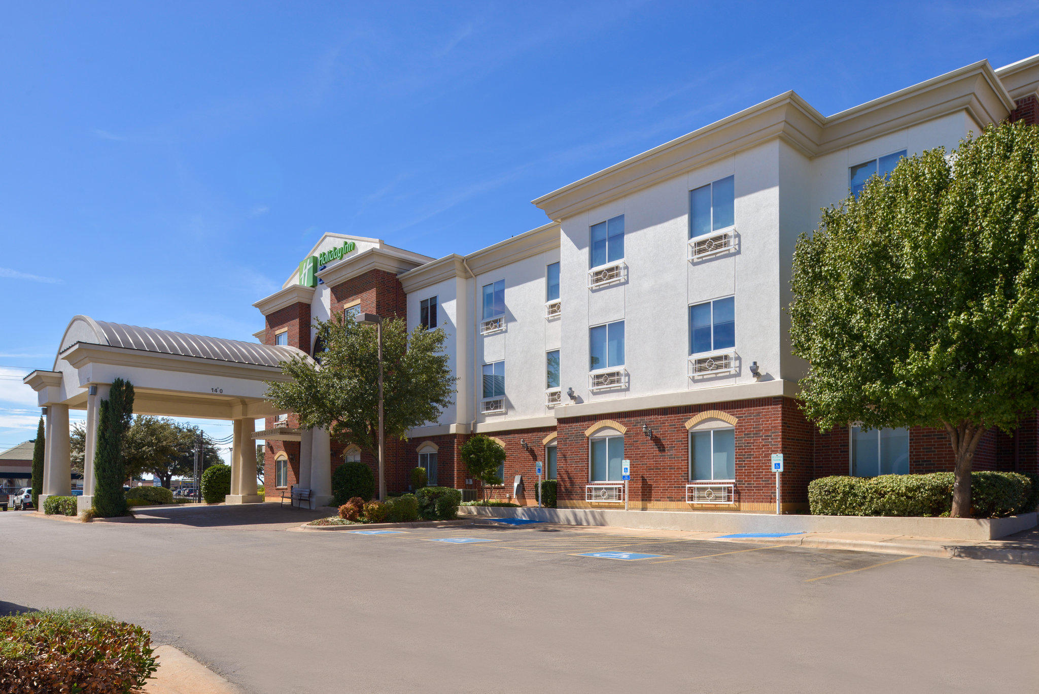 Holiday Inn Express & Suites Abilene Mall South Photo