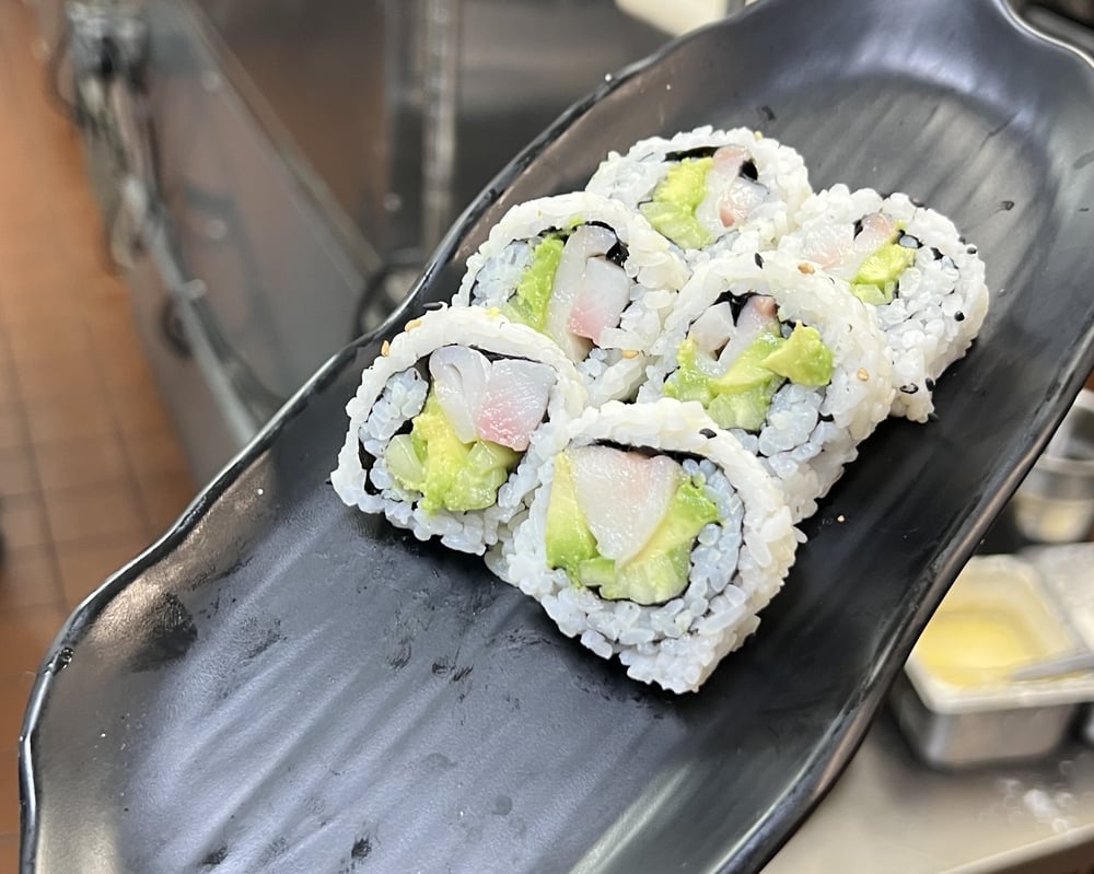 Yellowtail roll