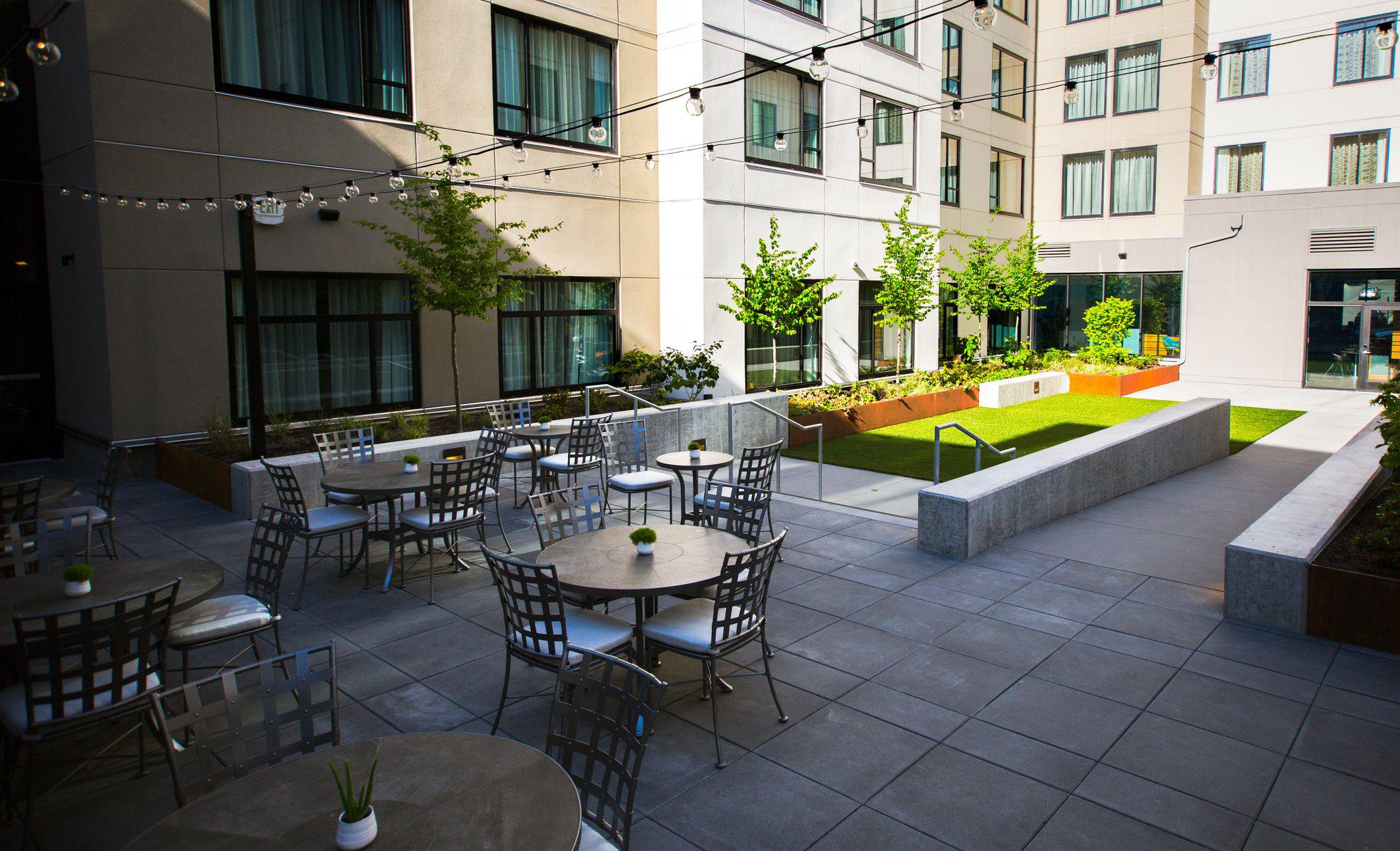 Staybridge Suites Seattle Downtown - Lake Union Photo