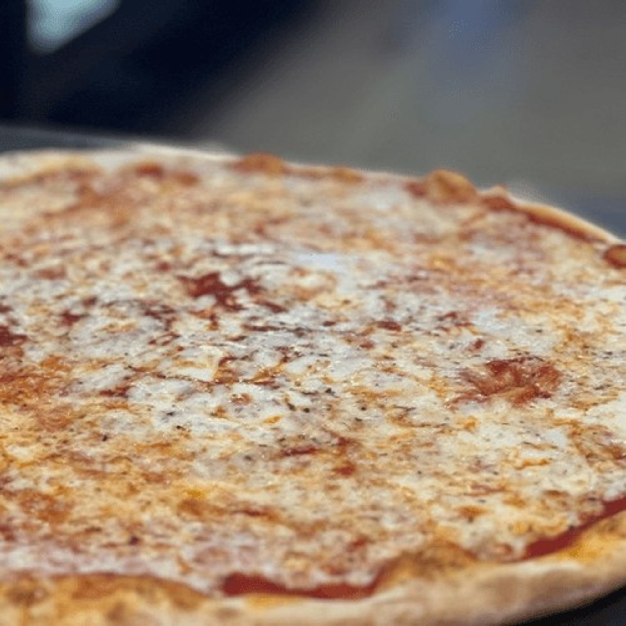 Wednesday & Sunday 18" Pizza & Dozen Wings Wed/Sun